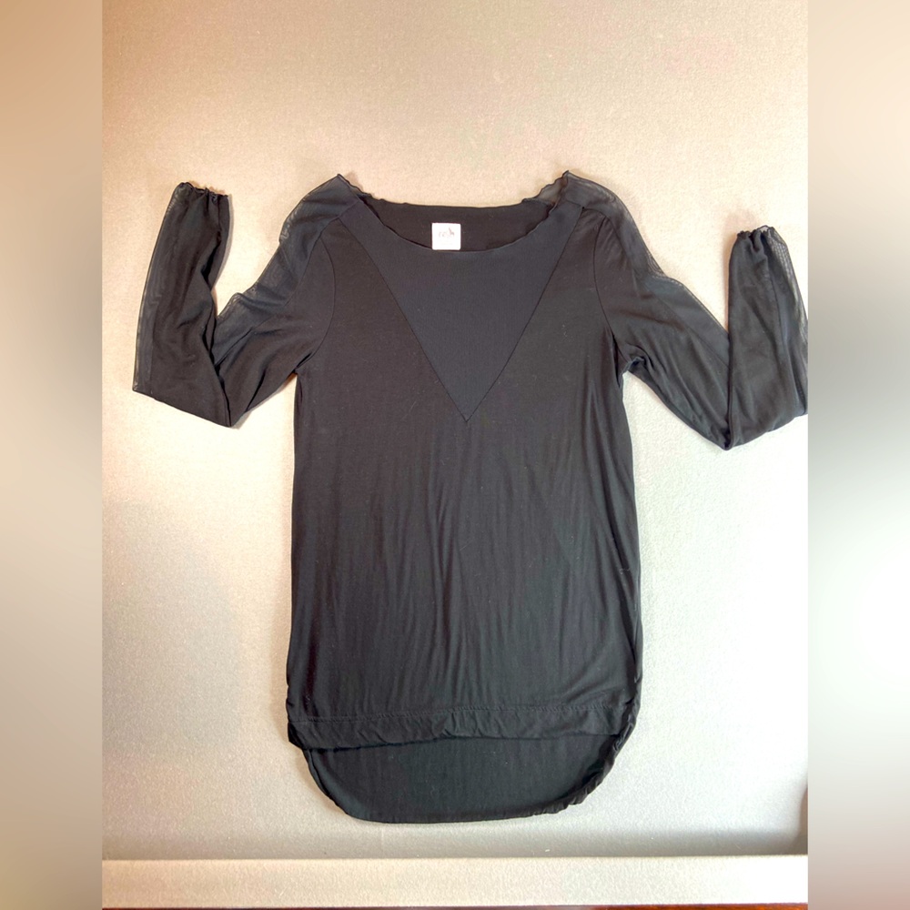 Nesh Tee shirt sheer v neck & upper arm long sleeves‎ Shirt tail round Hem small